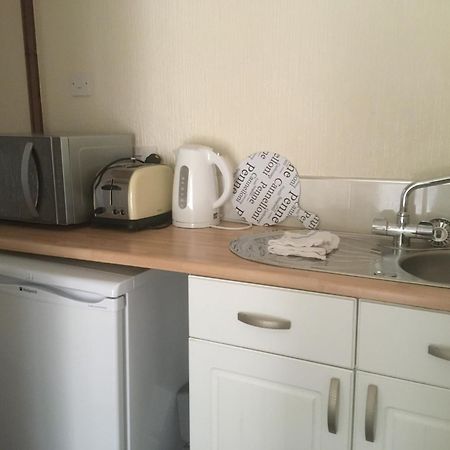 Grove House Guest House Телфорд Экстерьер фото
