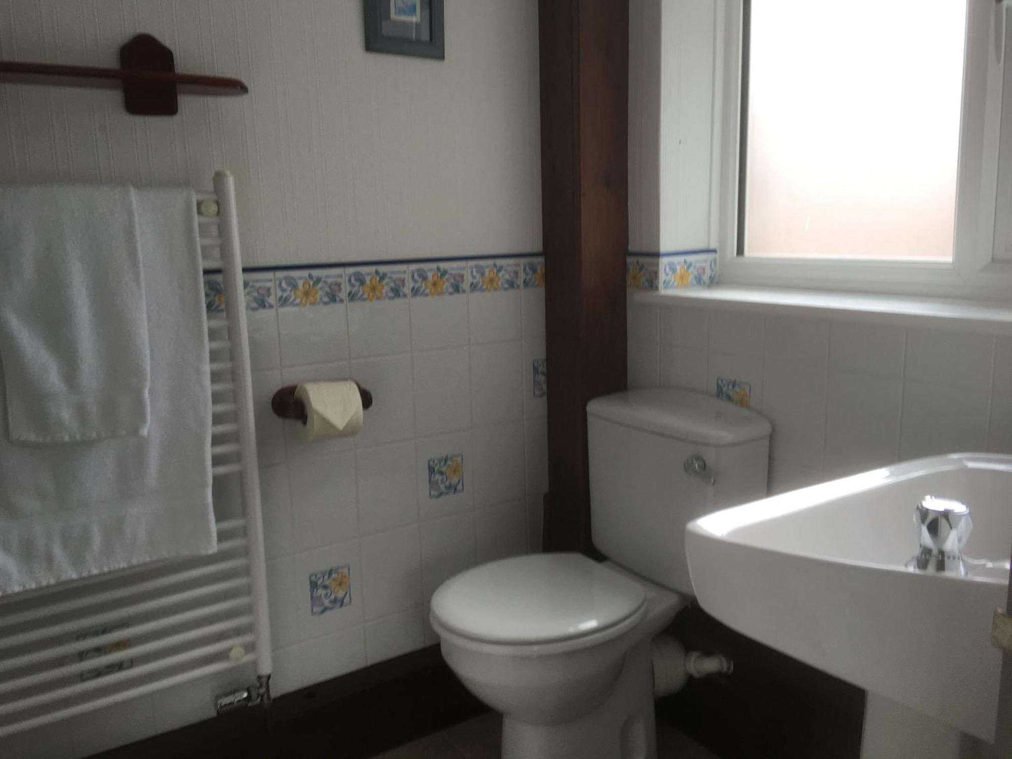 Grove House Guest House Телфорд Экстерьер фото