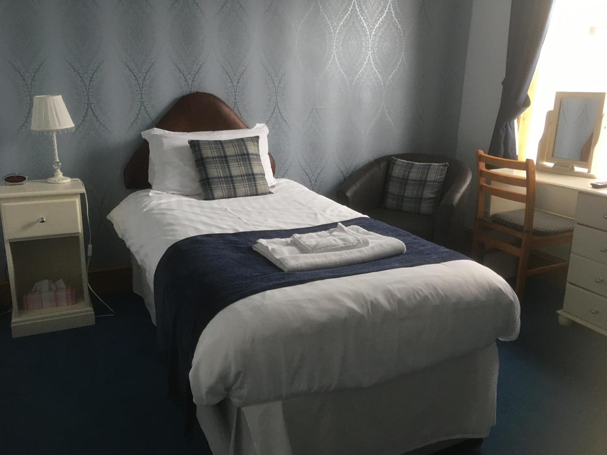 Grove House Guest House Телфорд Экстерьер фото