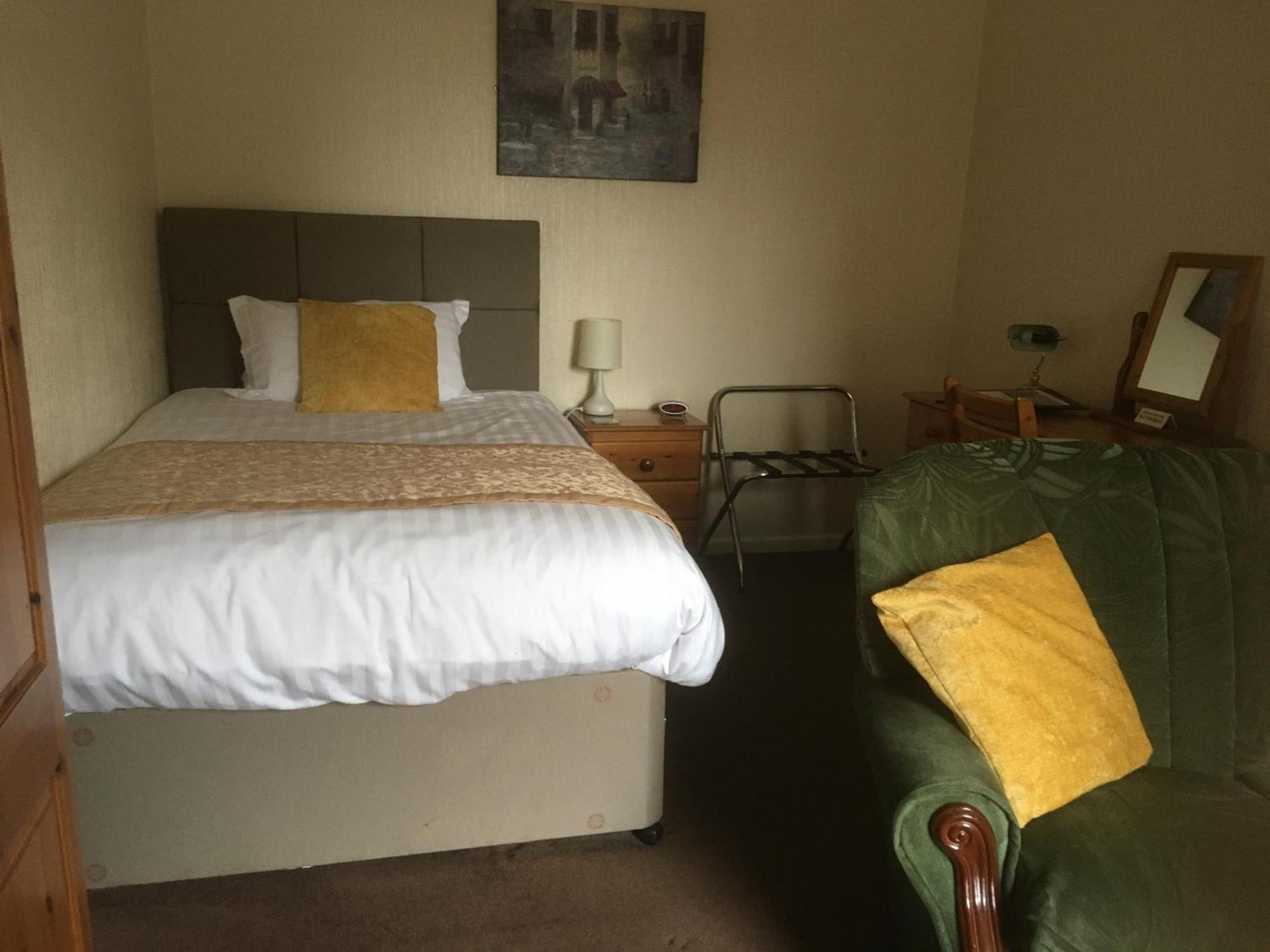 Grove House Guest House Телфорд Экстерьер фото